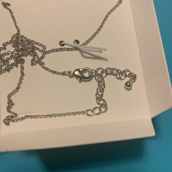 AURA silver-tone crystal pendant with 16 inch + 2 inch extender cable chain NIB - Picture 4 of 8